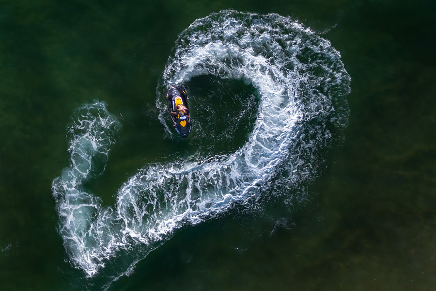 Water splash by speed boat by Shah Jaman on 500px.com